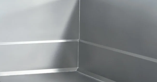 Pool mit verstärkten Wänden